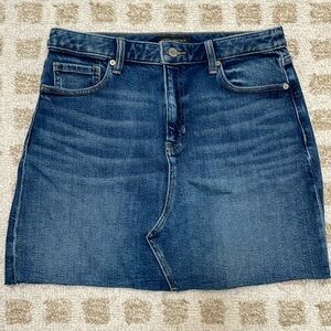 Banana Republic Denim Skirt. Size 6. NWT.
